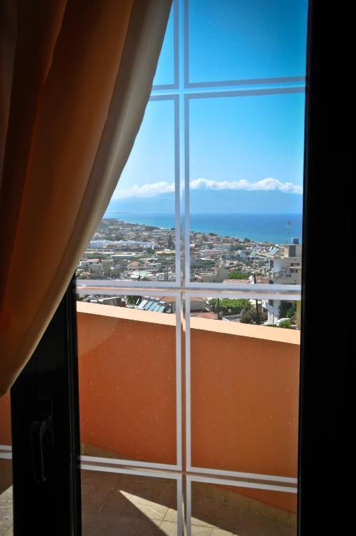 Orsalia Luxury Suites Platanés Værelse billede