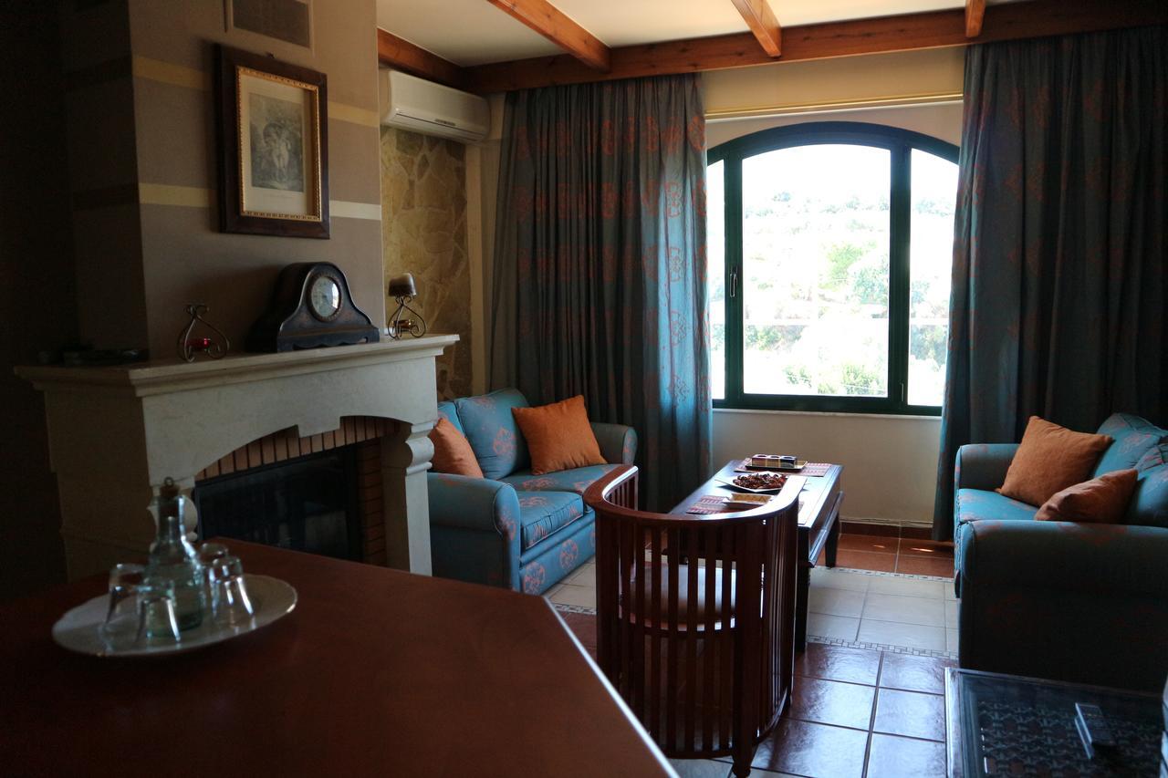 Orsalia Luxury Suites Platanés Eksteriør billede