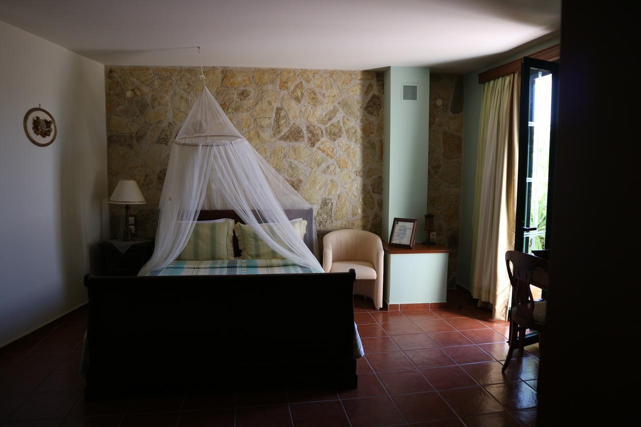 Orsalia Luxury Suites Platanés Eksteriør billede